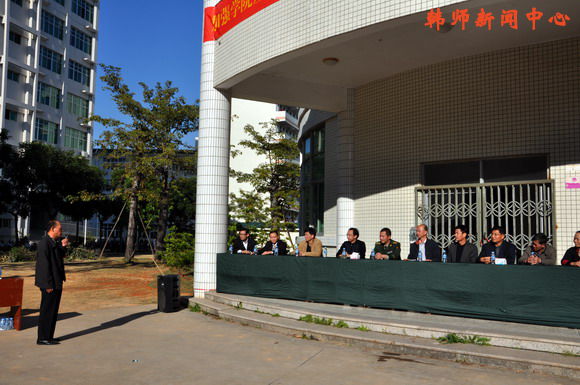 学院举行2013年度学生宿舍应急突发事件疏散演练